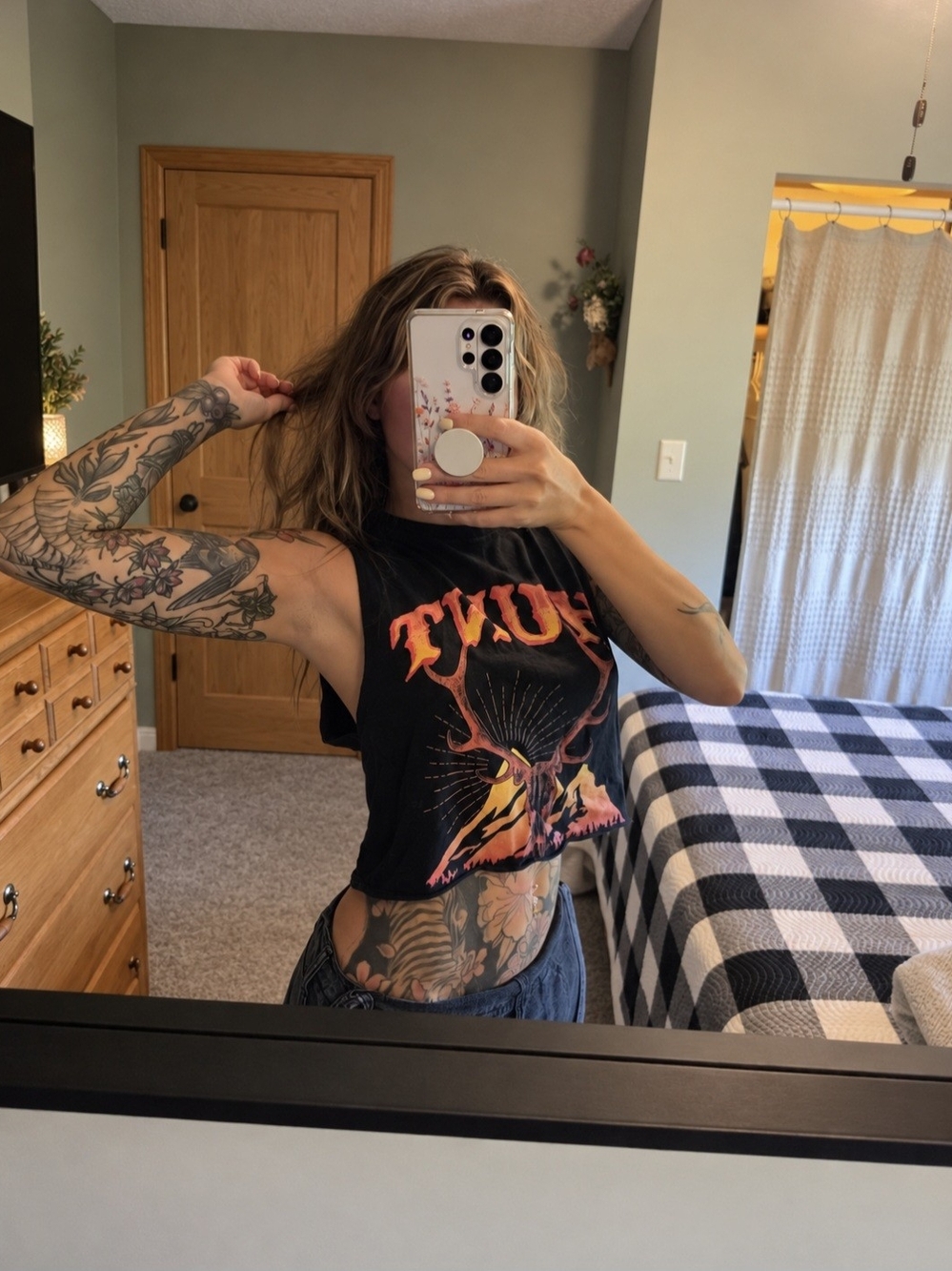 Black Graphic Crop Muscle Tank Top Hunt
